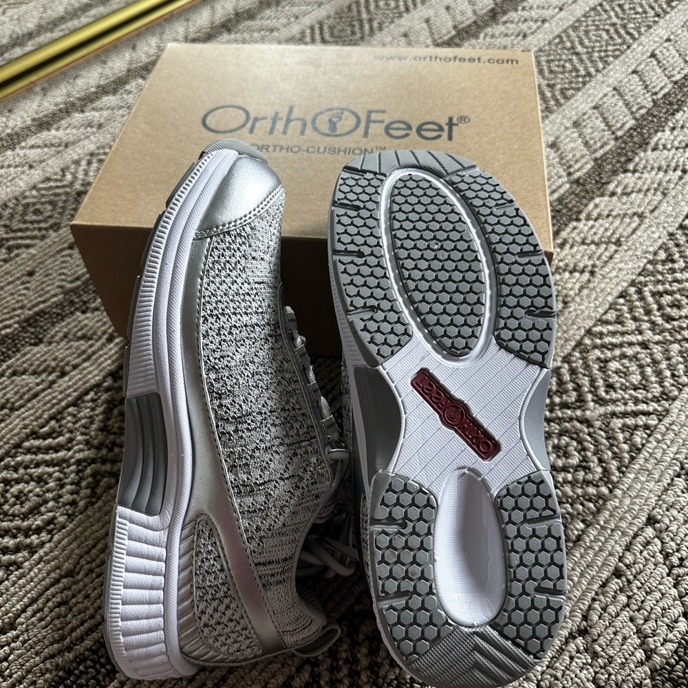 NIB Orthofeet Sandy Silver Athletic Shoes. Size 7.5 - Picture 3 of 4